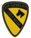 1ST AIRMOBILE VIETNAM HAT PIN - HATNPATCH